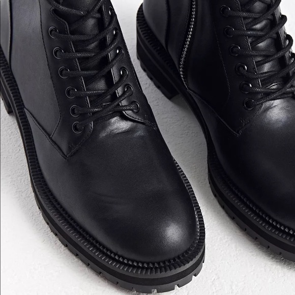 Urban Outfitters Combat Utility Boot, Black Leather, Side Zip - Picture 10 of 12